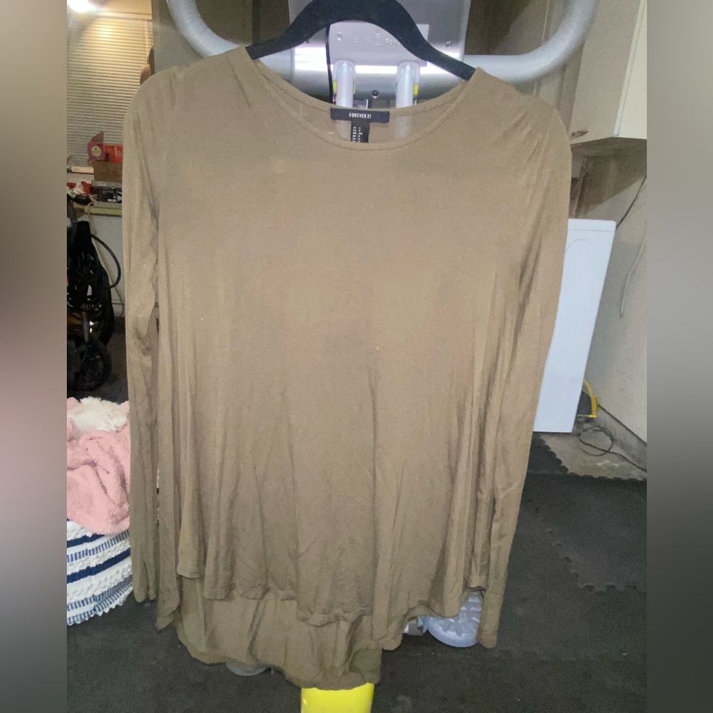 Long sleeve green top